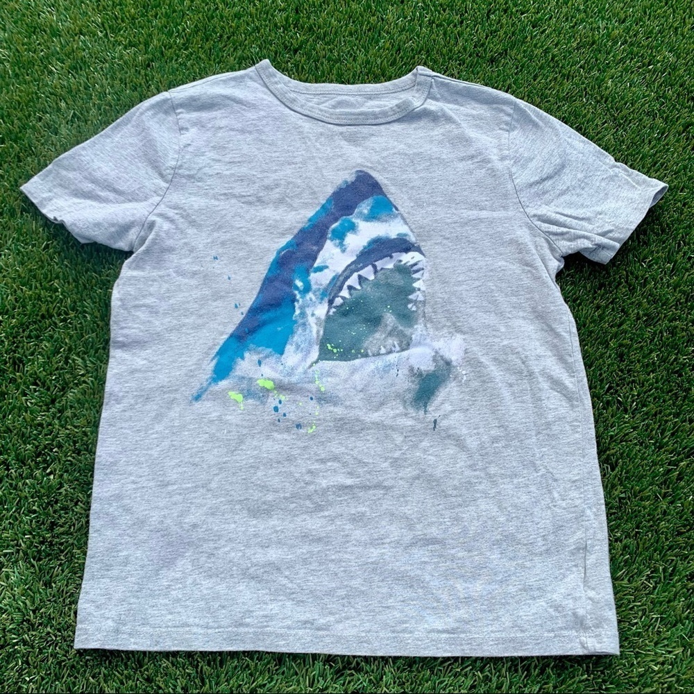 Gap kids shark shirt grey size large